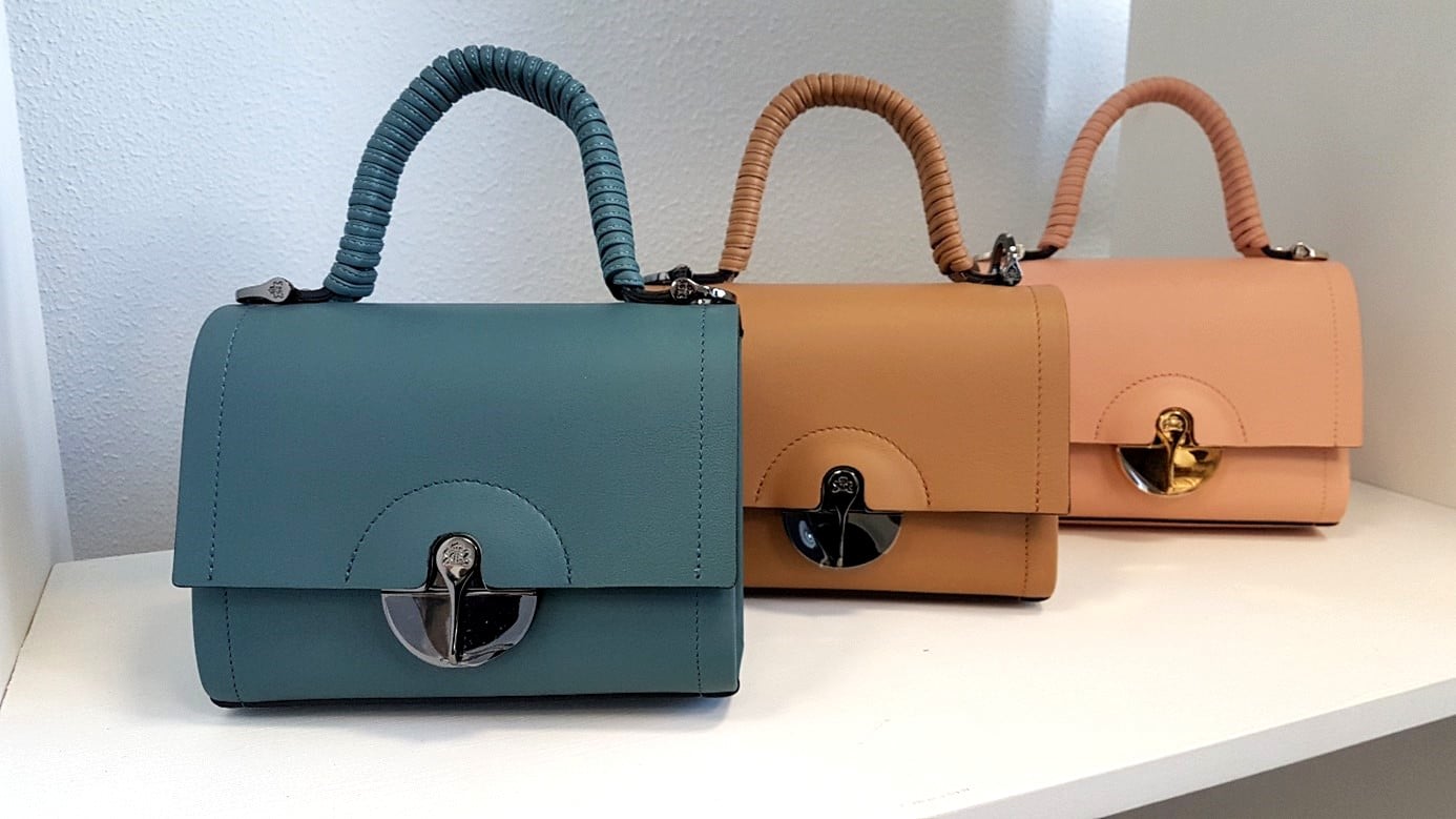 Caval’Style Boutique -Caval’Style Boutique Les modeles Secret de Lebeau Courally. Chaque sac est decoupe dans un seul morceau de cuir. Se porte a lepaule ou s