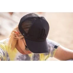 PÉNÉLOPE Casquette Mesh - Noir -Caval’Style Boutique casquette mesh noir 2