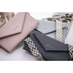 PÉNÉLOPE New Phone Pocket Perforée - Marine -Caval’Style Boutique new phone pocket perforee marine 3