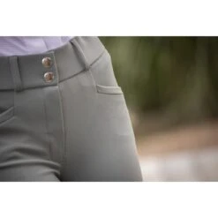 PÉNÉLOPE Pantalon D'Équitation Majestic - Vert Sauge -Caval’Style Boutique pantalon d equitation majestic vert sauge 10