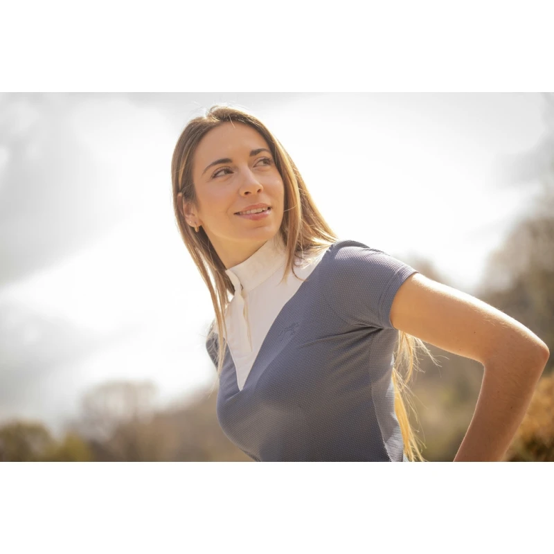 PÉNÉLOPE Polo De Concours Las Honey Manches Courtes - Bering Sea 2 PÉNÉLOPE Polo De Concours Las Honey Manches Courtes - Bering Sea – Image 2