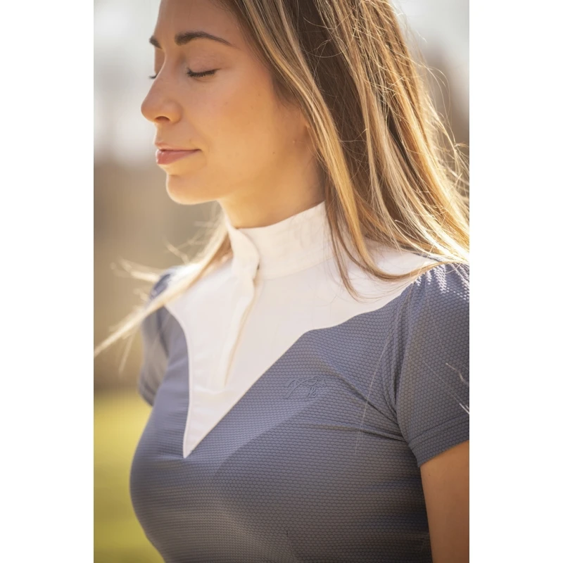 PÉNÉLOPE Polo De Concours Las Honey Manches Courtes - Bering Sea 4 PÉNÉLOPE Polo De Concours Las Honey Manches Courtes - Bering Sea – Image 4