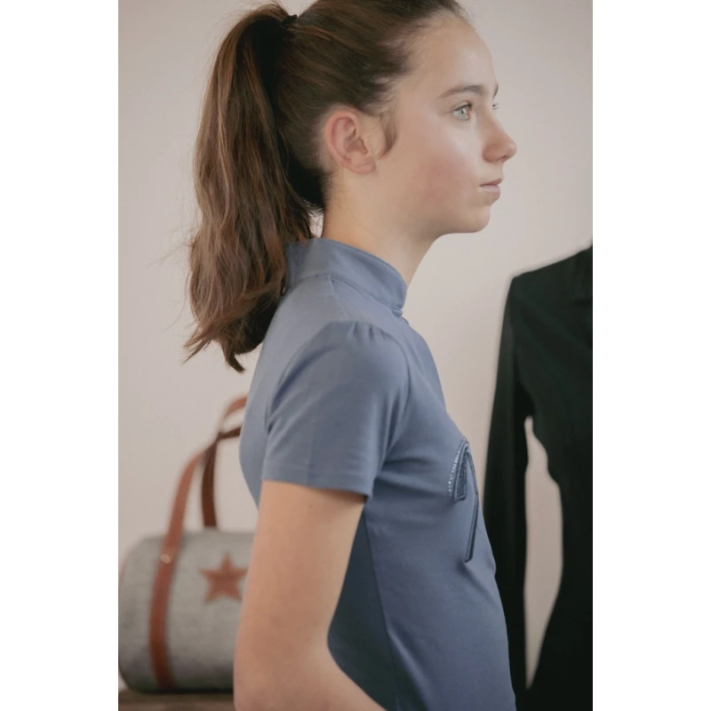 PÉNÉLOPE Polo Iliana Bleu Gris - Enfant 2 PÉNÉLOPE Polo Iliana Bleu Gris - Enfant – Image 2