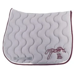 PÉNÉLOPE Tapis De Selle Point Sellier Classique - Gris Clair & Bordeaux -Caval’Style Boutique tapis de selle point sellier classique gris clair bordeaux 2
