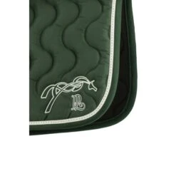 PÉNÉLOPE Tapis De Selle Point Sellier Classique - Vert Foncé & Vert 7 PÉNÉLOPE Tapis De Selle Point Sellier Classique - Vert Foncé & Vert -Caval’Style Boutique tapis de selle point sellier classique vert fonce vert 3